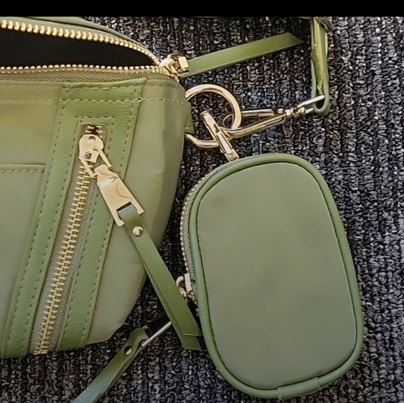 Madden NYC Olive Crossbody/Fanny Pack-NWOT - Picture 4 of 10